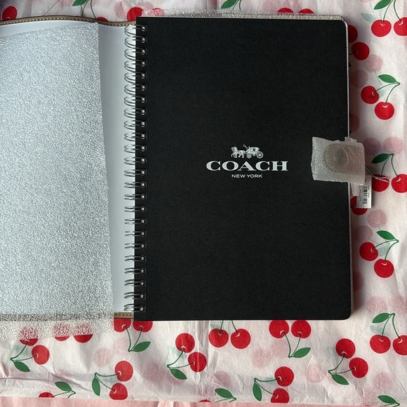 🍒📕🍒 COACH NOTEBOOK WITH CHERRY PRINT 🍒📕🍒 NWT 🍒📕🍒 - Picture 13 of 16